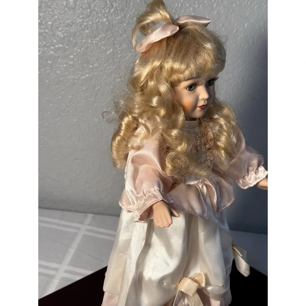 Lt Brown Hair Green Eyes Decorative Porcelain Doll Collection With Pink Outfit